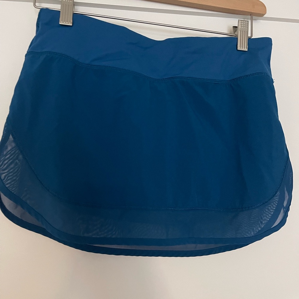 Lululemon Skirt/Skort - Size 6 - Rare - Mesh bottom detail - Steel Blue